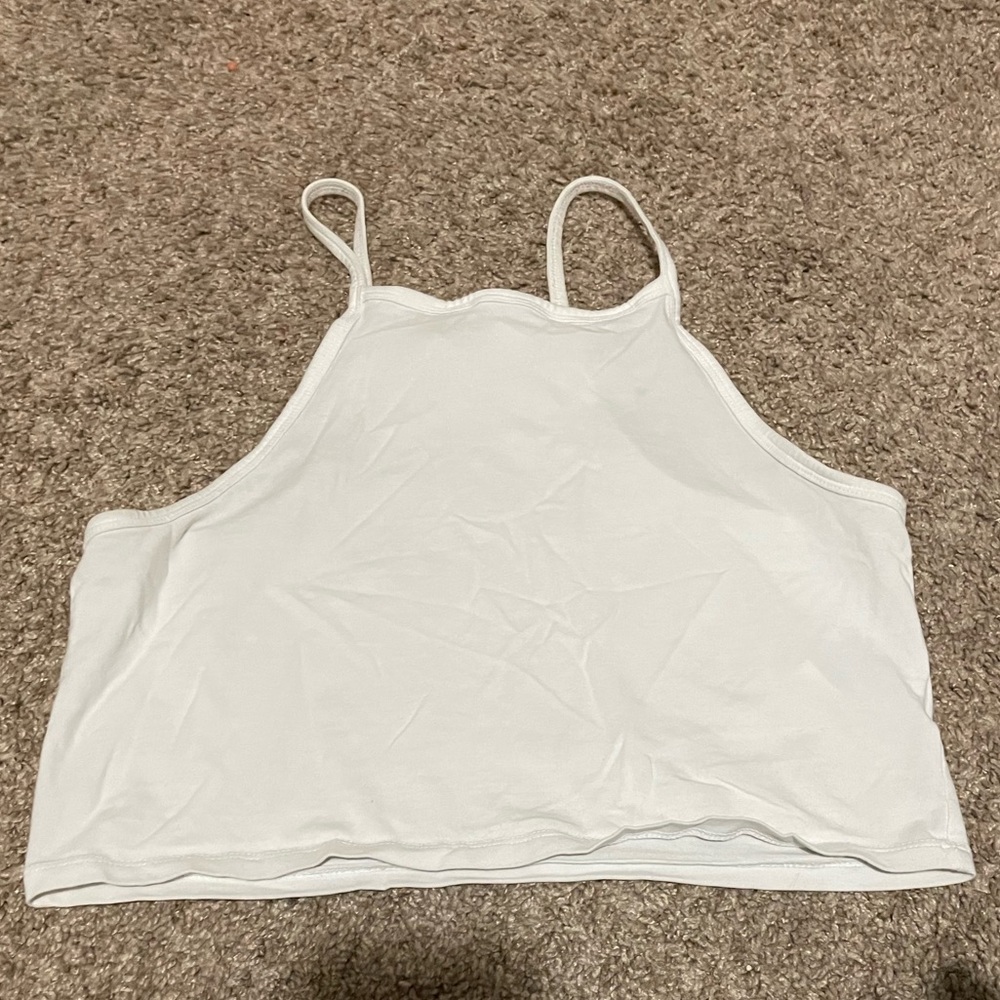 White tank top 🤍